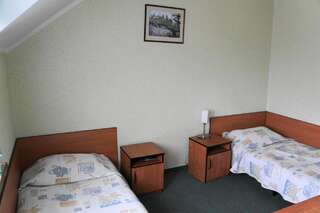 Отель Hotel SenS Mierzyn Двухместный номер с 1 кроватью или 2 отдельными кроватями и ванной комнатой-4